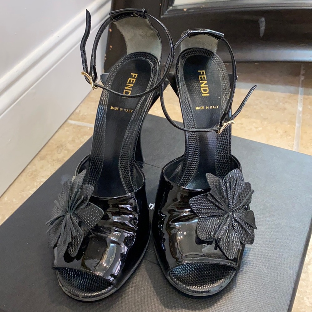 Fendi vintage heels 38.5